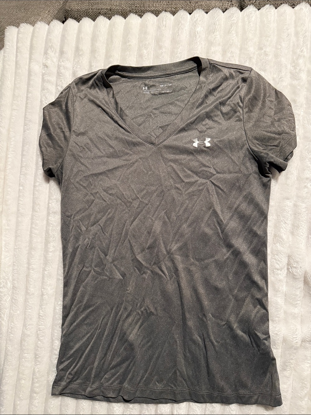 Under Armour Black V-Neck Women's Performance Tee